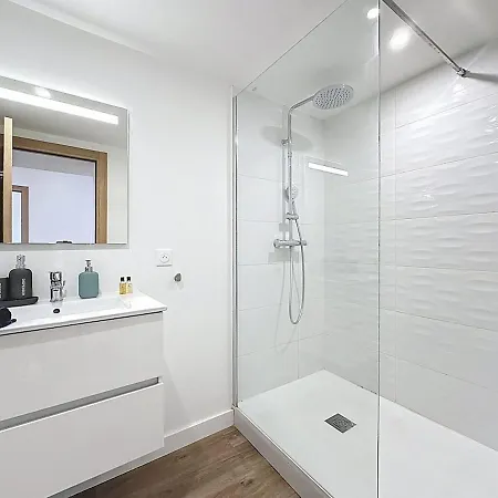 3 Air-conditioned With Unobstructed View Apartament Nicea