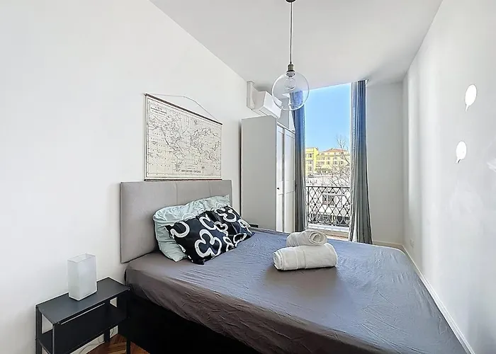 3 Air-conditioned With Unobstructed View Nice