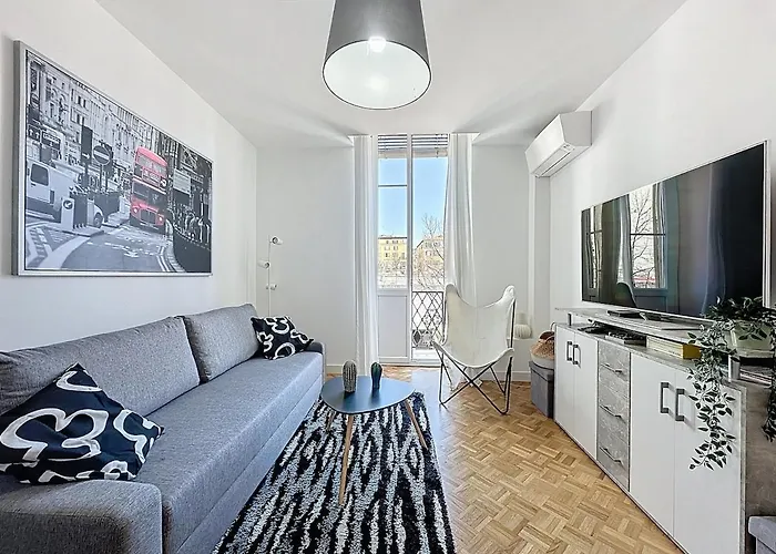 3 Air-conditioned With Unobstructed View *